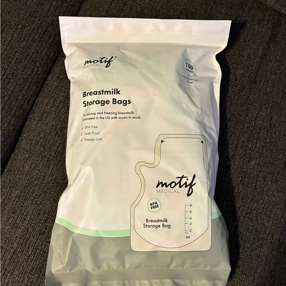 Motif Medical Breastmilk Storage Bags - White